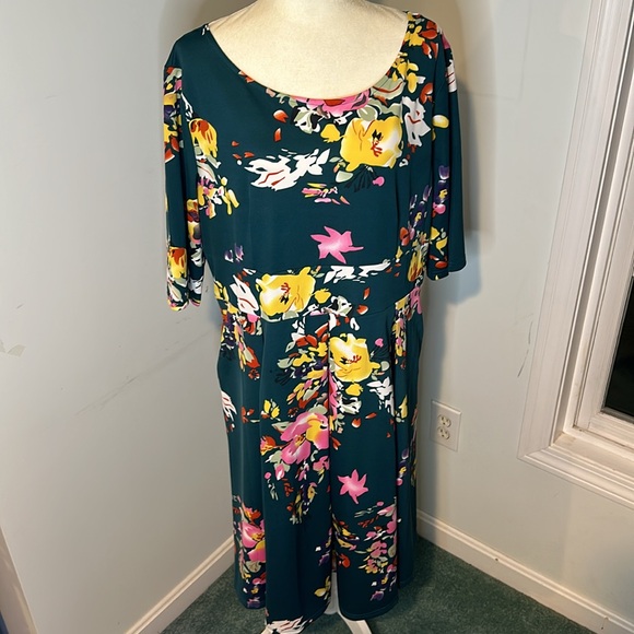 Plus Size Floral 3/4 Sleeve, Pocketed Vintage Dress, size 24 - Picture 5 of 11